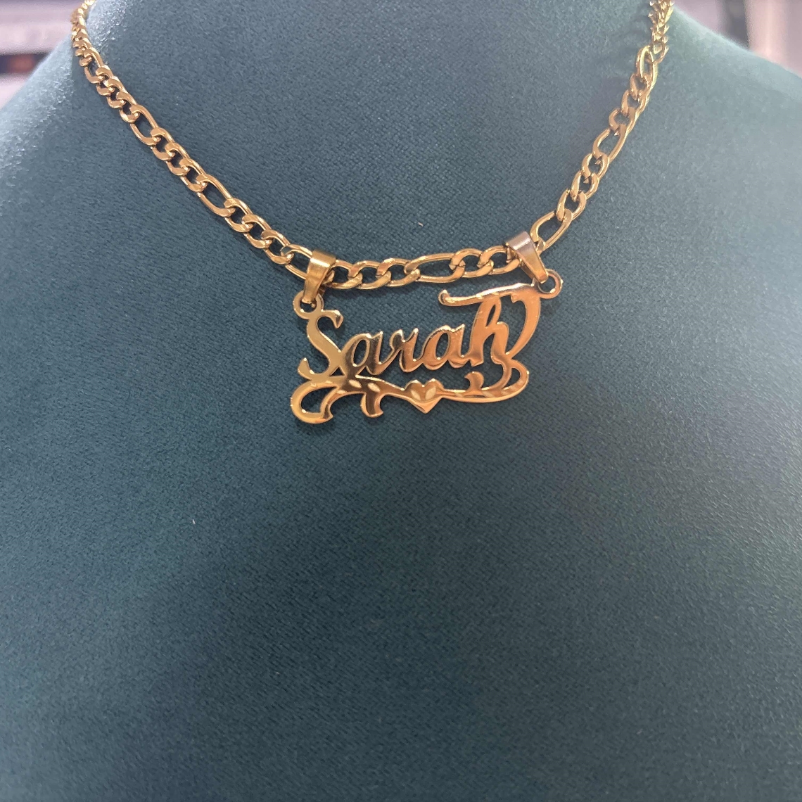Custom Figaro Chain Heart Name – Name Necklace Custom Bewertung und Preis