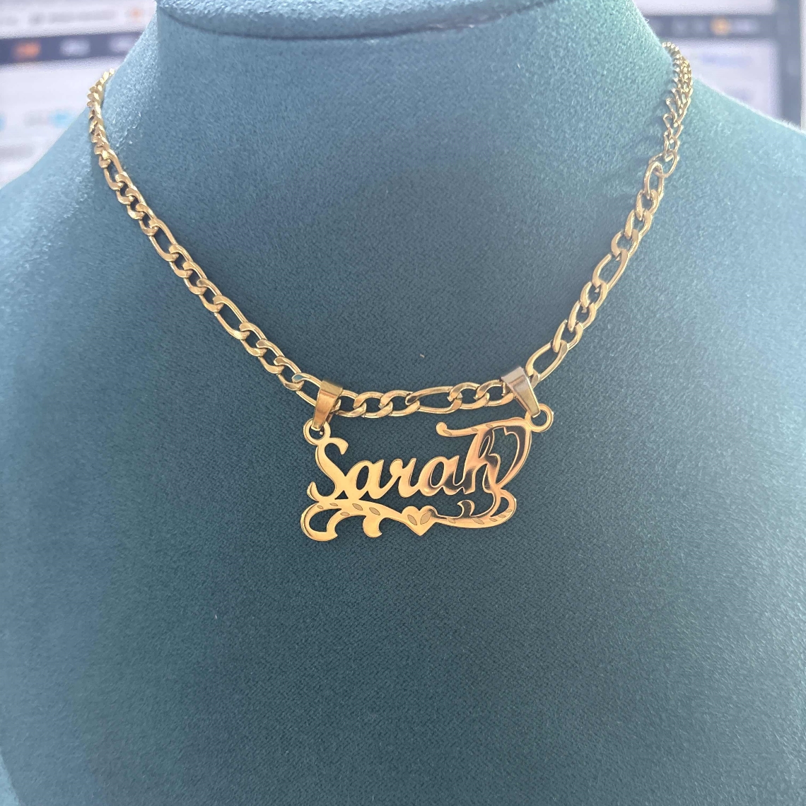 Custom Figaro Chain Heart Name – Name Necklace Custom Bewertung und Preis